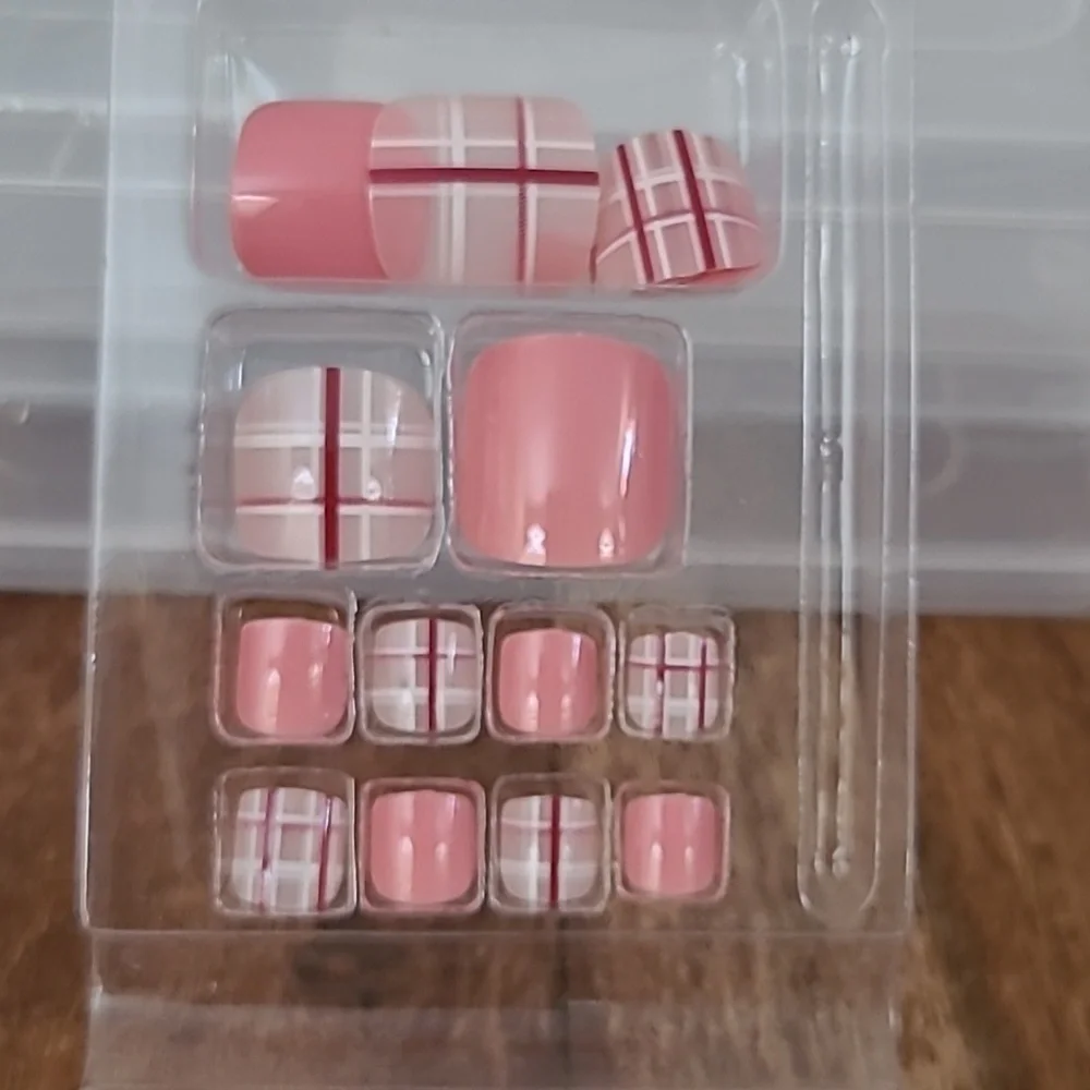 2/$16 Pink Plaid Press on Toenails